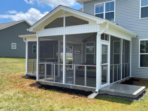 Screened porch service